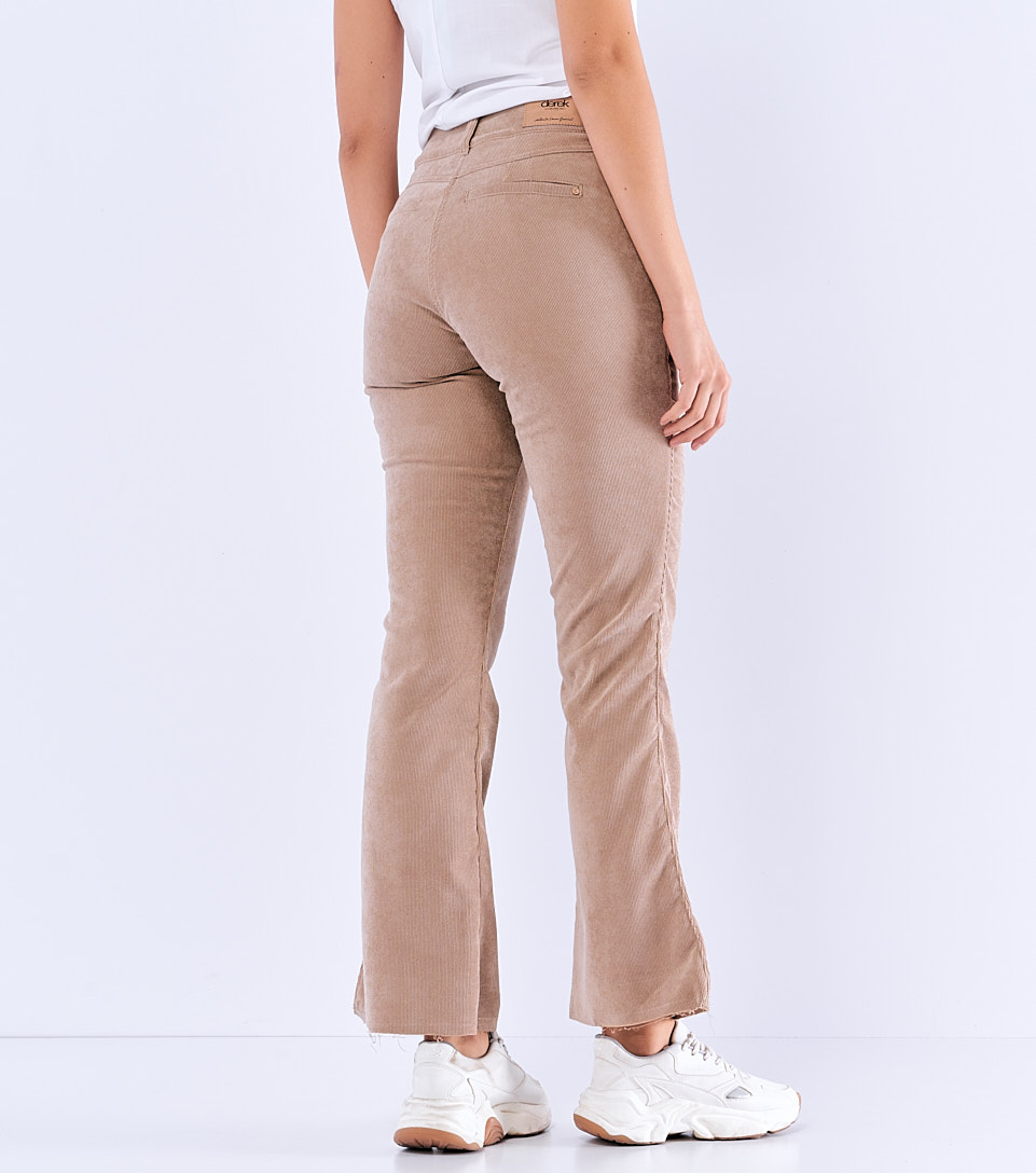 Jean Para Mujer Efecto Pana Unicolor Con Bota Flare Barcelona Samay Derek 827761 KQ