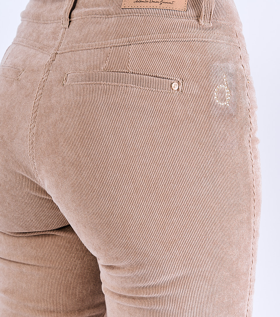 Jean Para Mujer Efecto Pana Unicolor Con Bota Flare Barcelona Samay Derek 827761 KQ