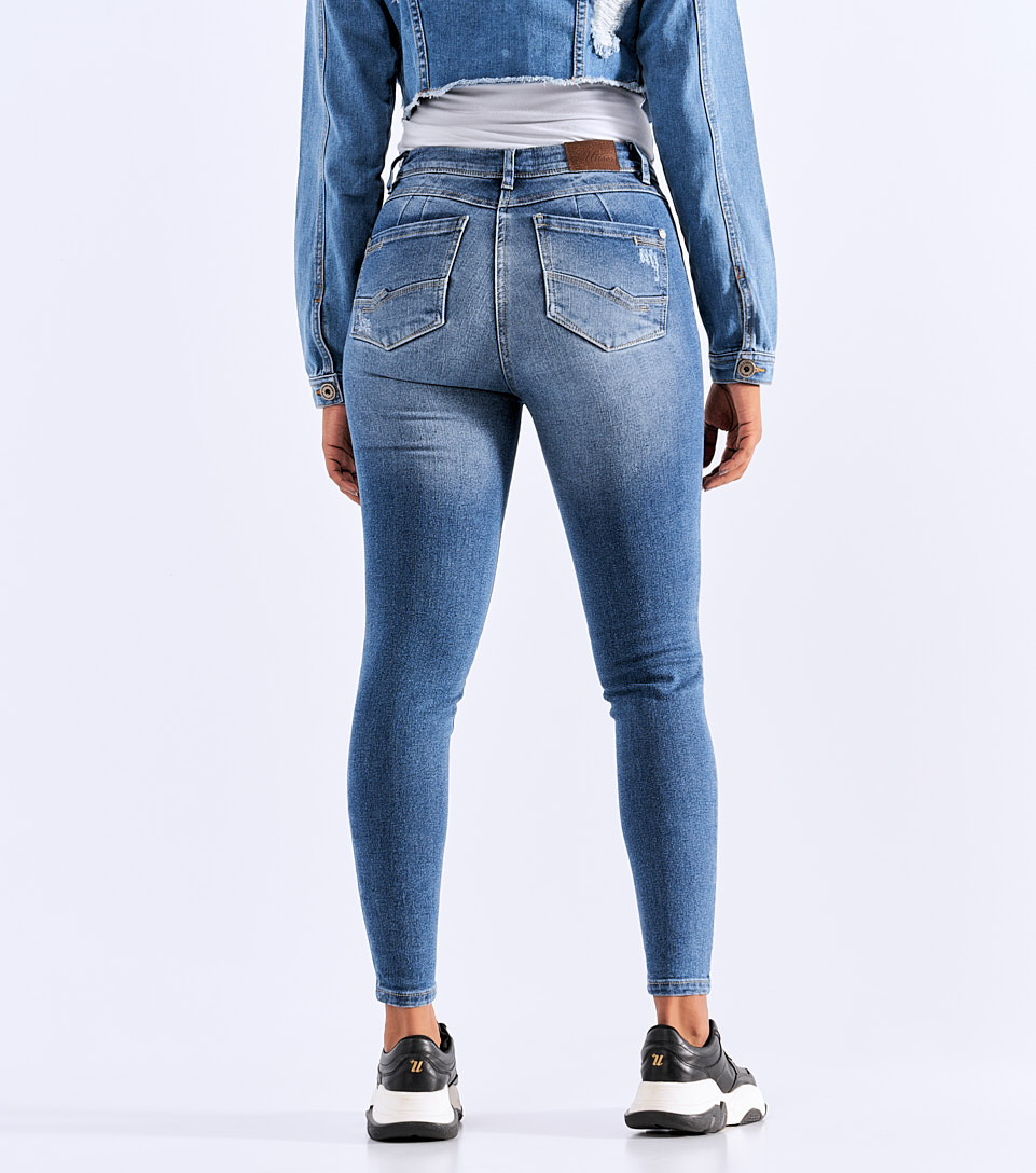 Jean Para Mujer Con Proceso Medio Y Rotos Unser 828324 AZ