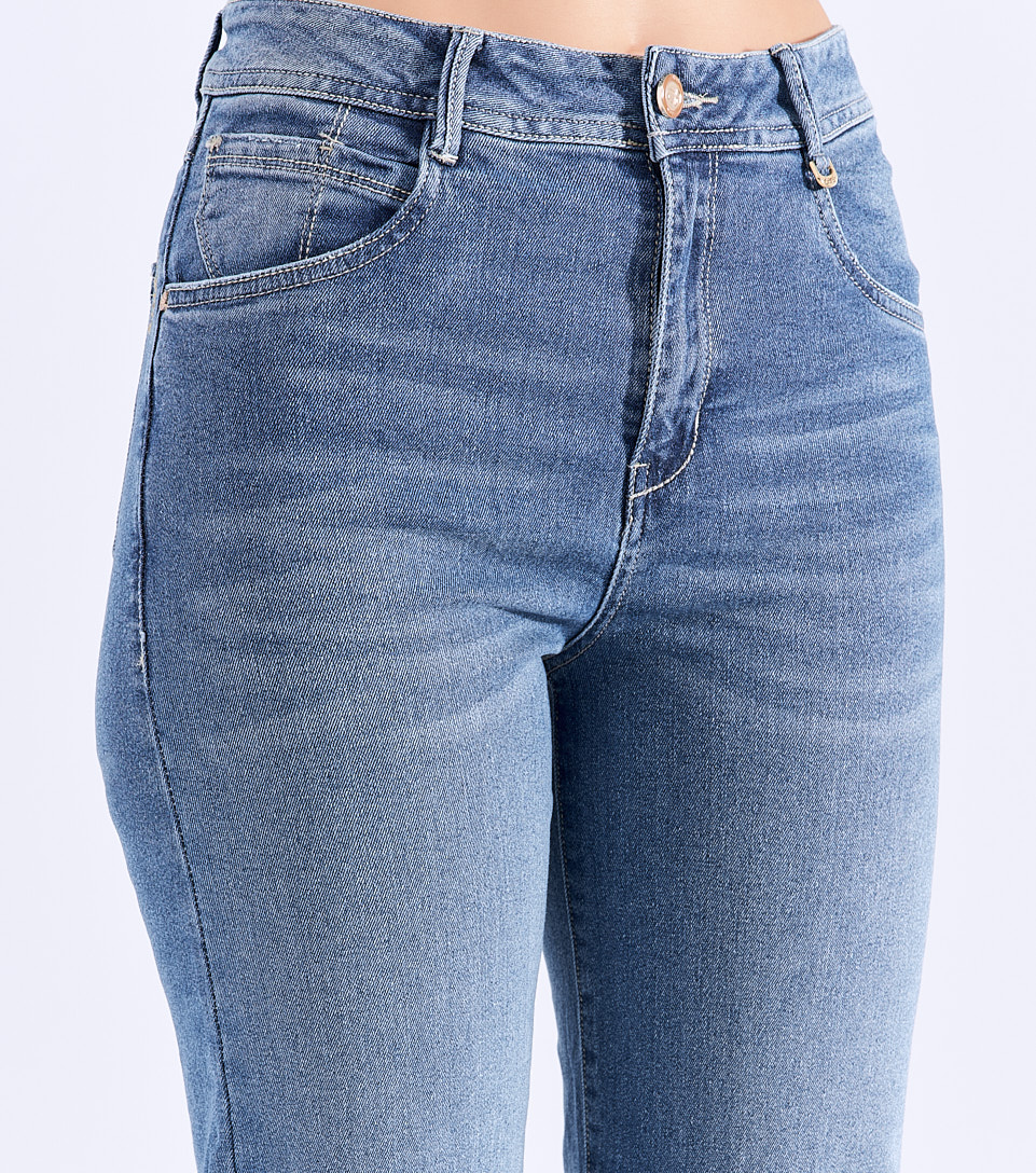 Jean Para Mujer Bota Flare Con Proceso Claro Praga Matilda Derek 827860 AZ