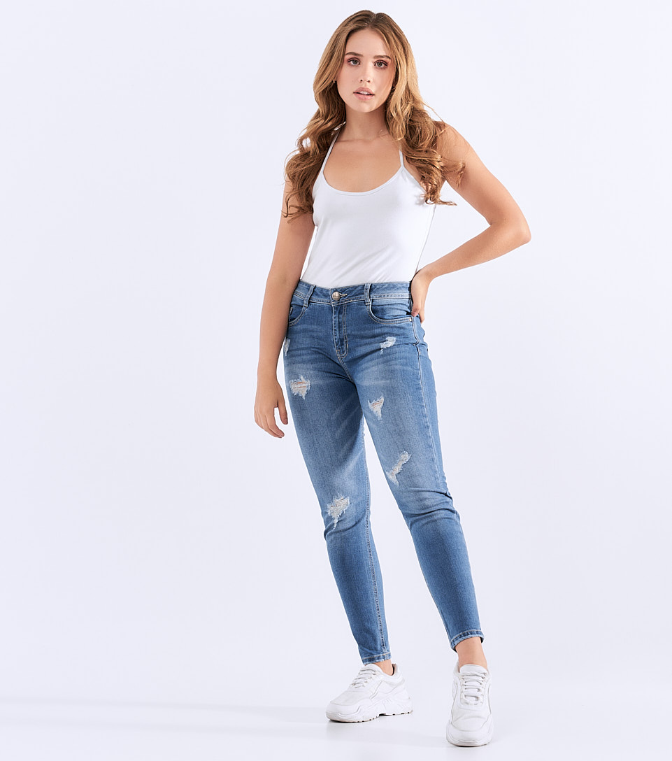 Jean Para Mujer Con Proceso Medio Y Rotos Unser 826869 AZ
