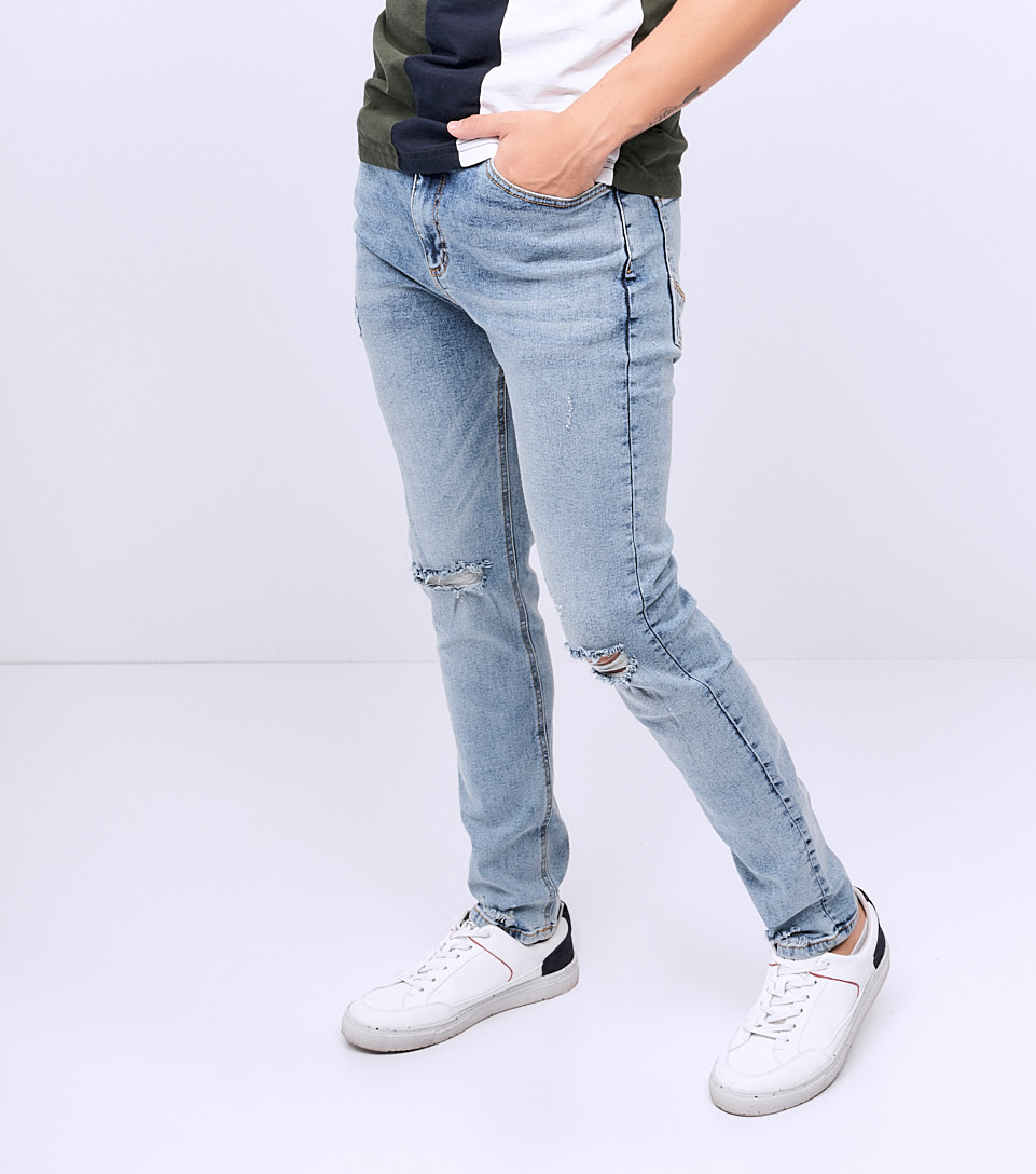 Jean Para Hombre Molderia Iron Proceso Medio Con Rotos En Rodilla Y Bolsillos Unser 830413 AZ