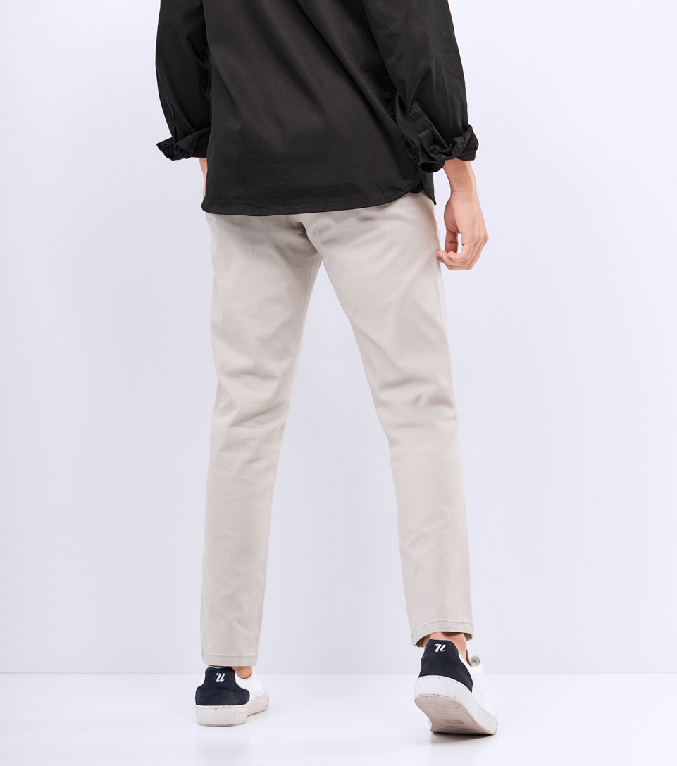 Jean Para Hombre Molderia Iron Tipo Chino Unicolor Con Bolsillos Unser 826932 AR