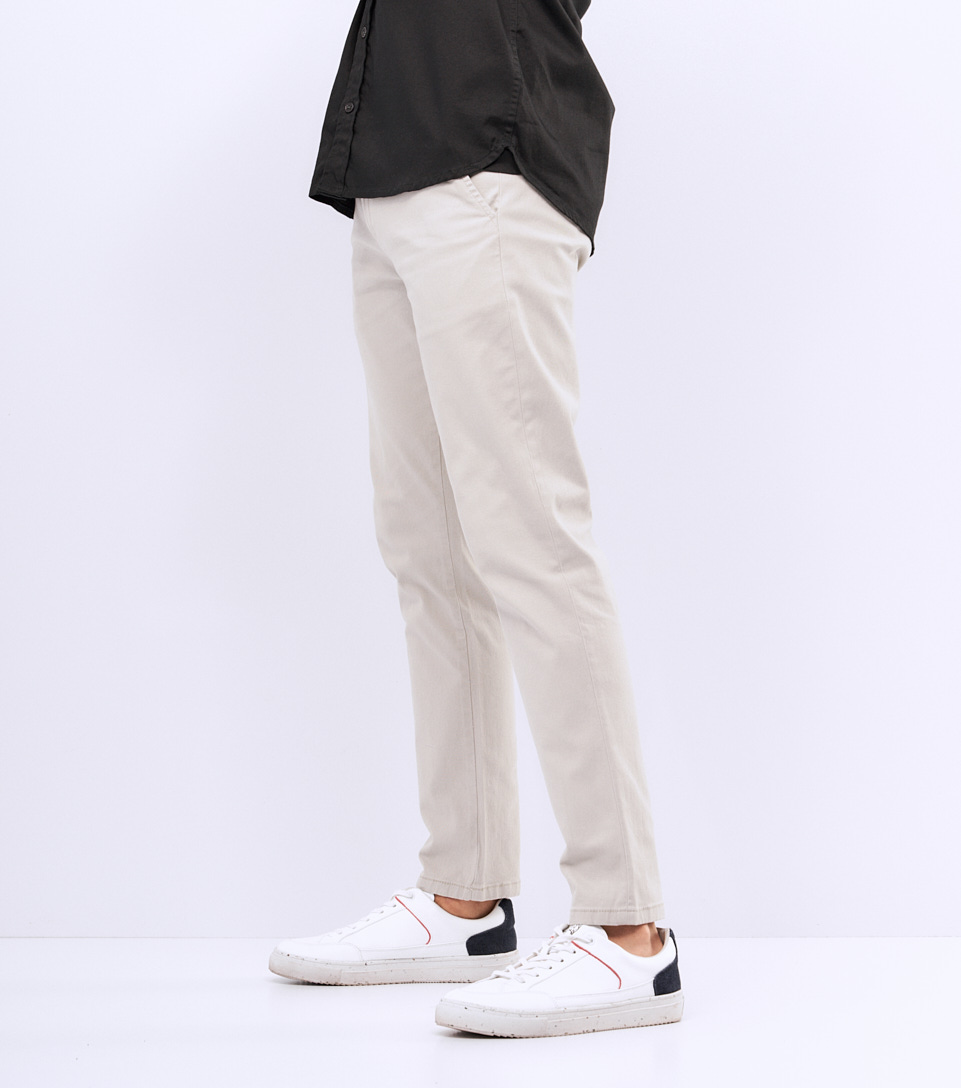 Jean Para Hombre Molderia Iron Tipo Chino Unicolor Con Bolsillos Unser 826932 AR