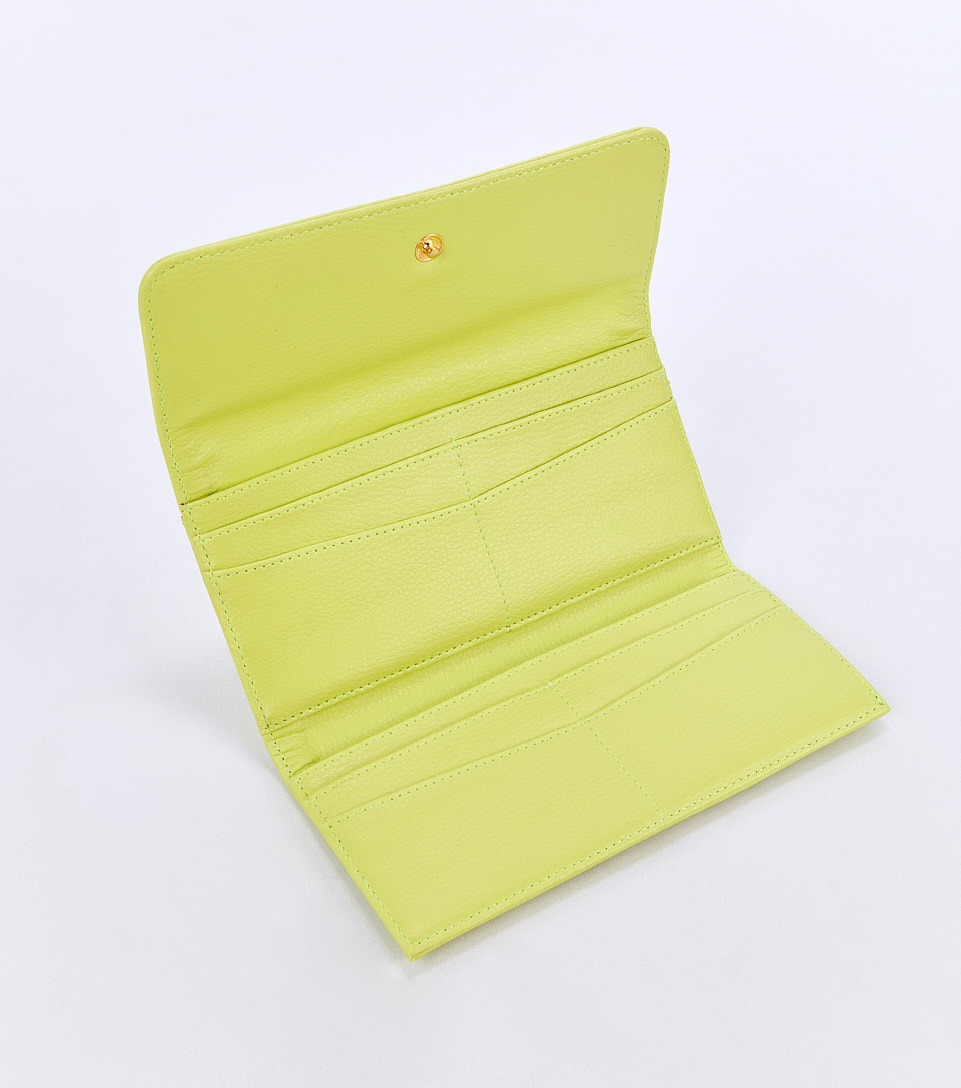 Elly Billetera Unicolor Con Monedero Removible Clover 821127 AC