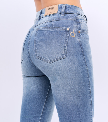 Jean Para Mujer Bota Flare Con Detalle De Proceso En Ruedo Praga Audry DerekAZ