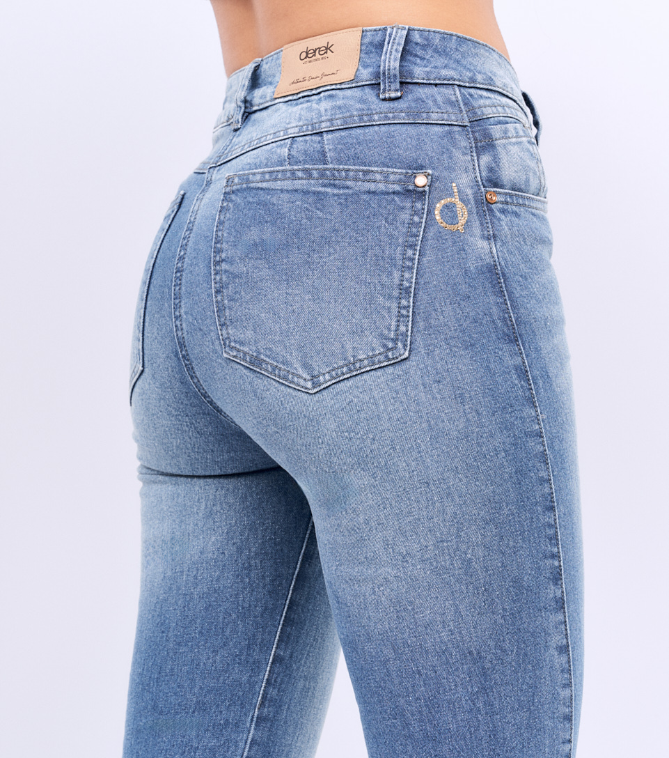 Jean Para Mujer Bota Flare Con Detalle De Proceso En Ruedo Praga Audry Derek 827858 AZ