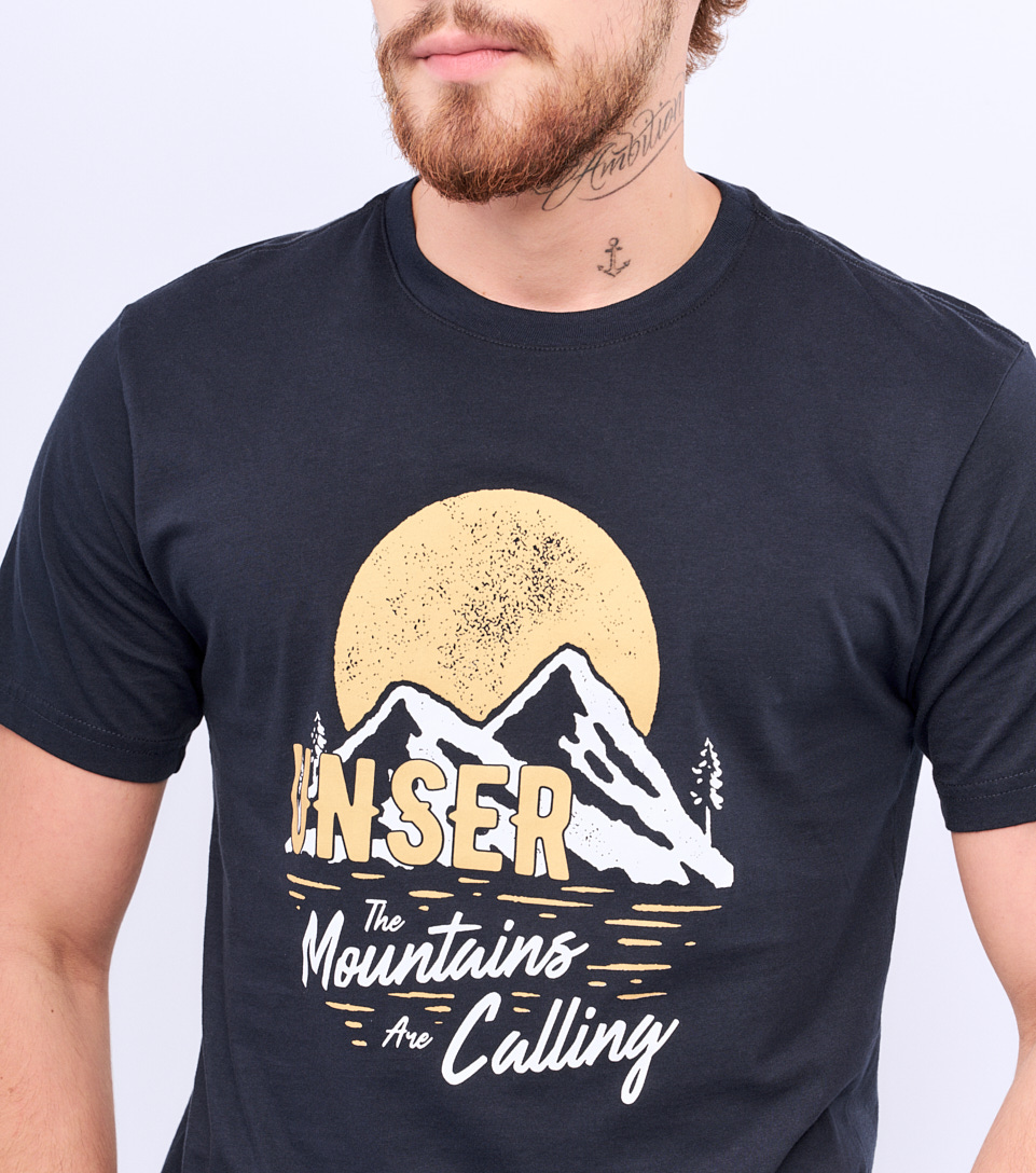 T Shirt Para Hombre Molderia Comfort Unicolor Con Estampado En Delantero Unser 829544 AZ