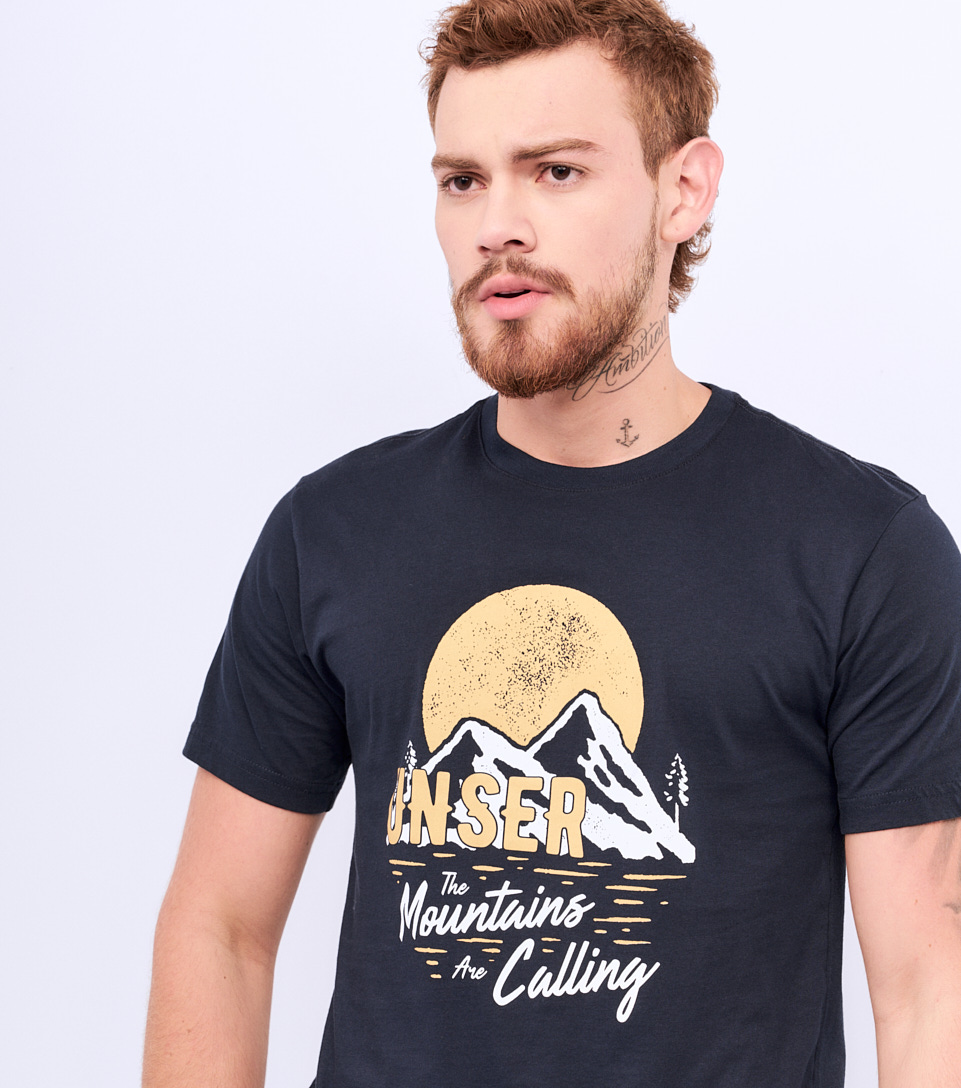 T Shirt Para Hombre Molderia Comfort Unicolor Con Estampado En Delantero Unser 829544 AZ