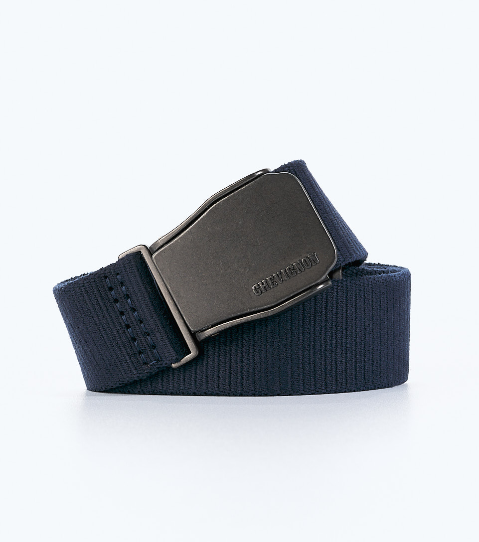 Correa Men Pilot Chevignon 082805 AO