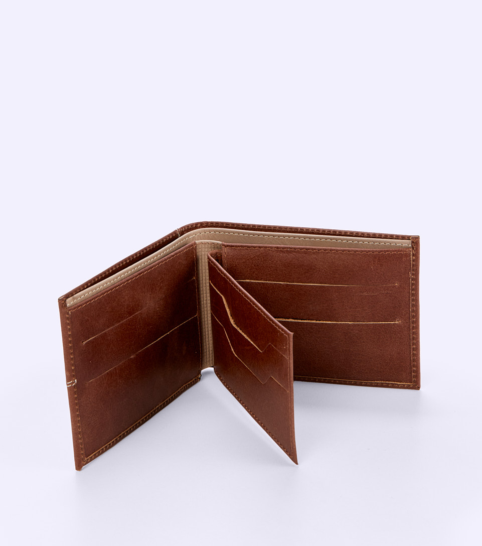 Billetera Para Hombre Unicolor Con Repujado Texto Unser 830942 CF