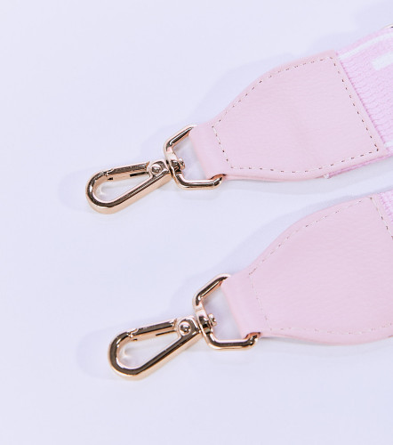 Isa Tira Auxiliar En Reata CloverRS