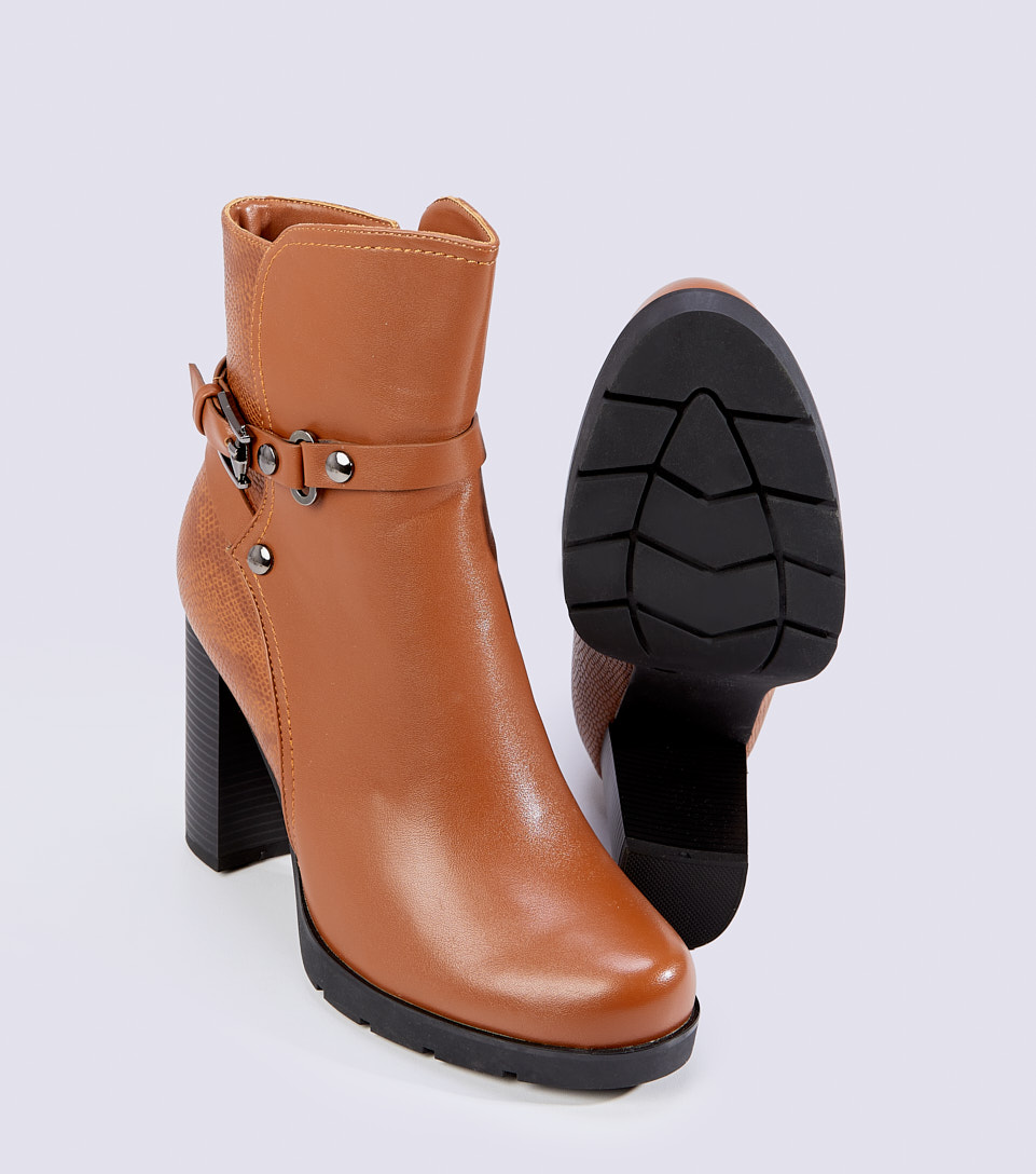 Bota Para Mujer Cana Media Tacon Derek 825777 CM