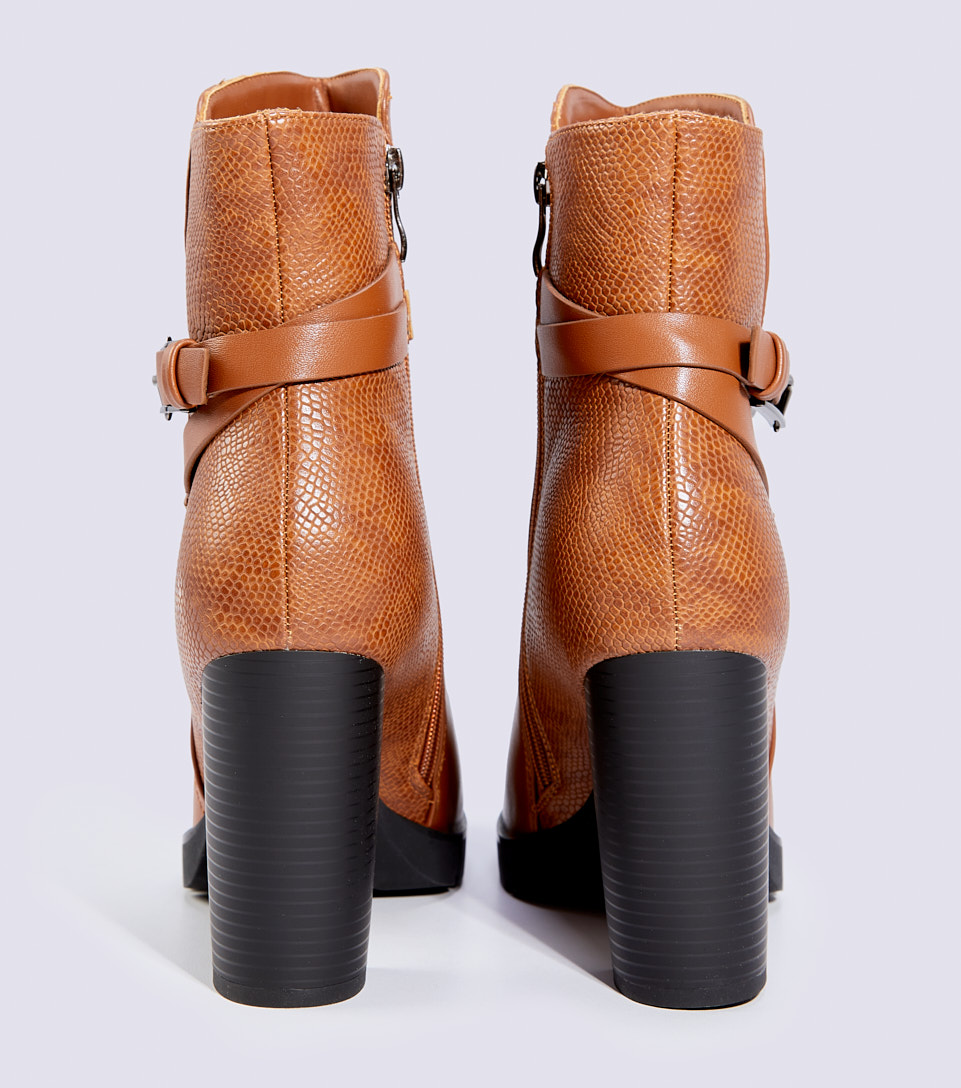 Bota Para Mujer Cana Media Tacon Derek 825777 CM
