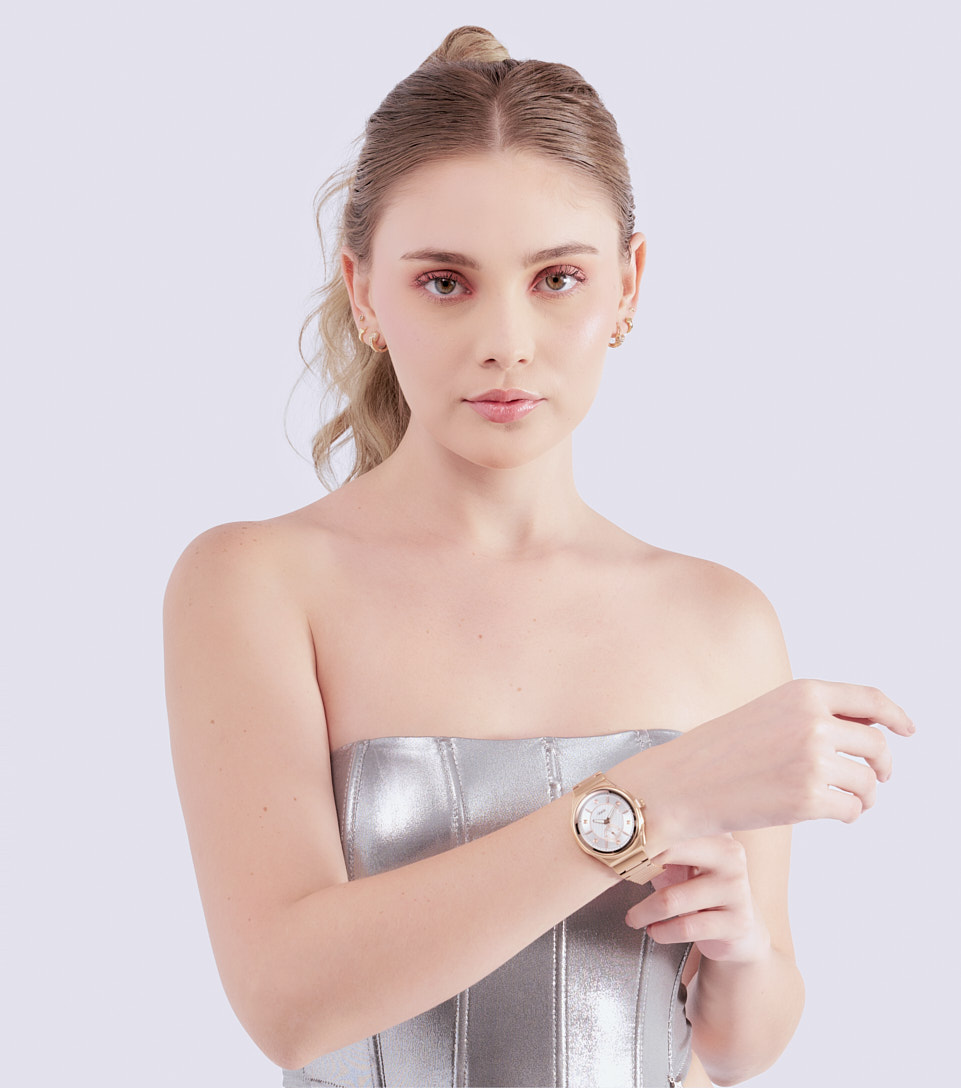 Reloj Para Mujer Pulso Metalico Derek 821428 OR