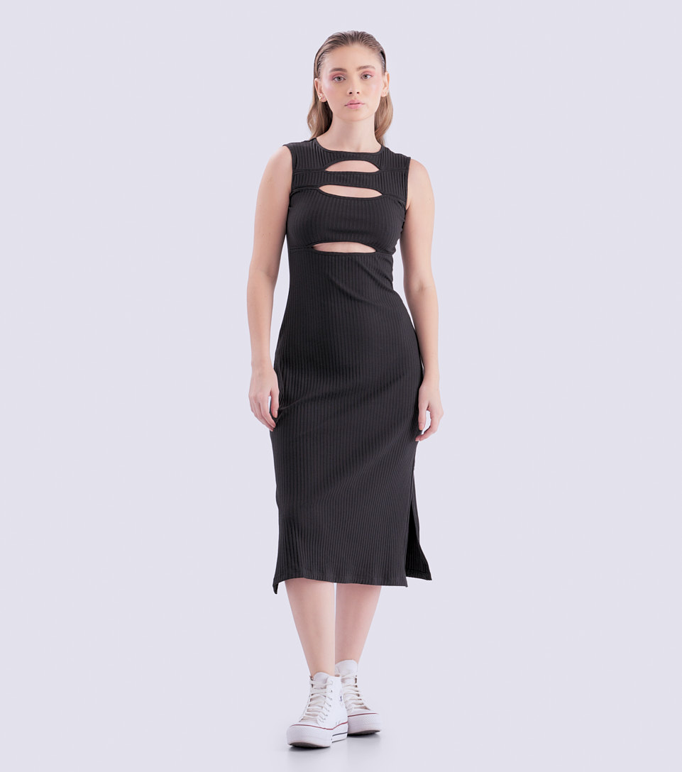 Maca Vestido Unicolor Midi Con Cut Out TyperNG