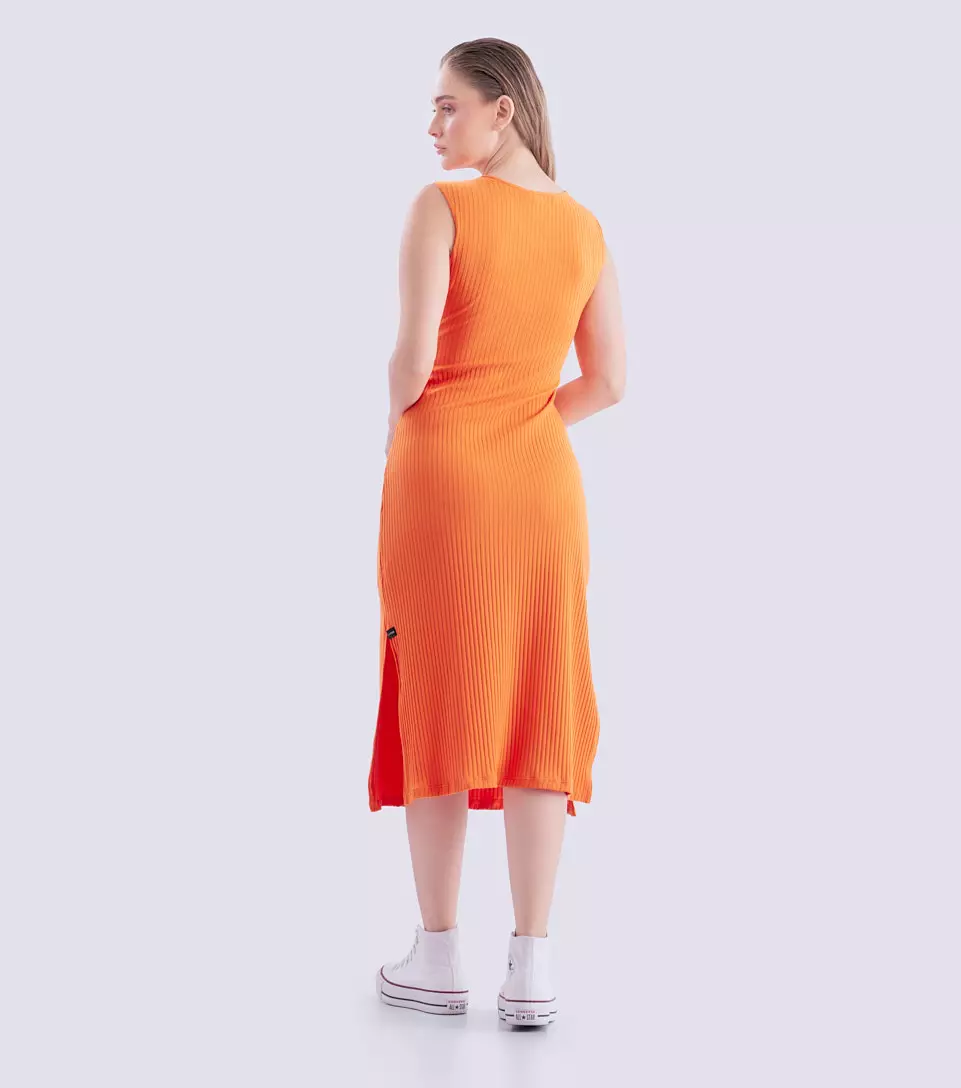 Maca Vestido Unicolor Midi Con Cut Out TyperNJ