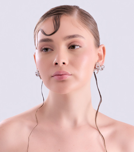 Aretes Forma De Corbatin Con Piedra Imitacion Perla DerekPT