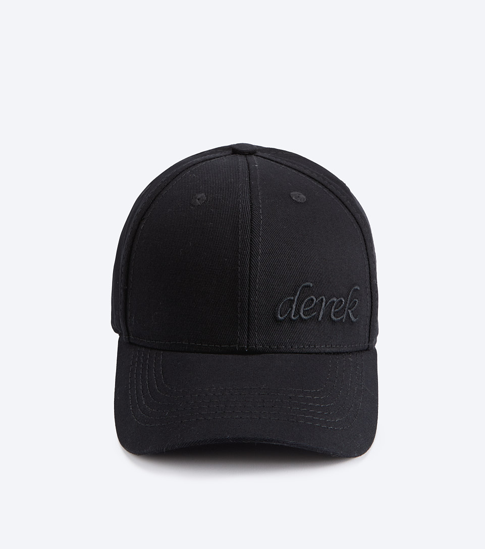 Gorra Unicolor Para Mujer Con Bordado Katia Derek 832474 NG