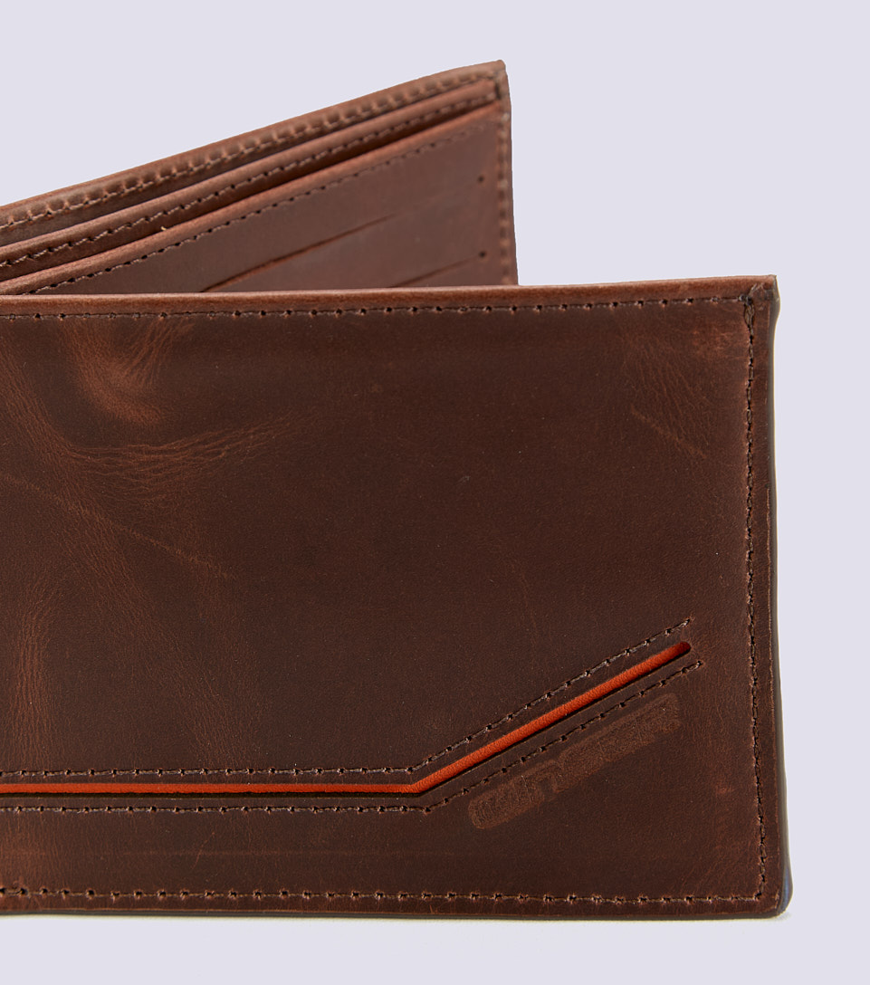 Billetera Para Hombre Unicolor Con Repujado Texto Unser 831765 CF