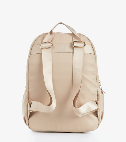 Bolso Para Mujer Tipo Morral Con Herrajes Dorados Shannon DerekAR