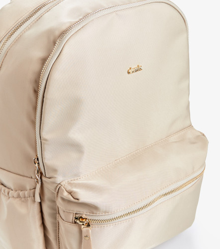 Bolso Para Mujer Tipo Morral Con Herrajes Dorados Shannon DerekAR