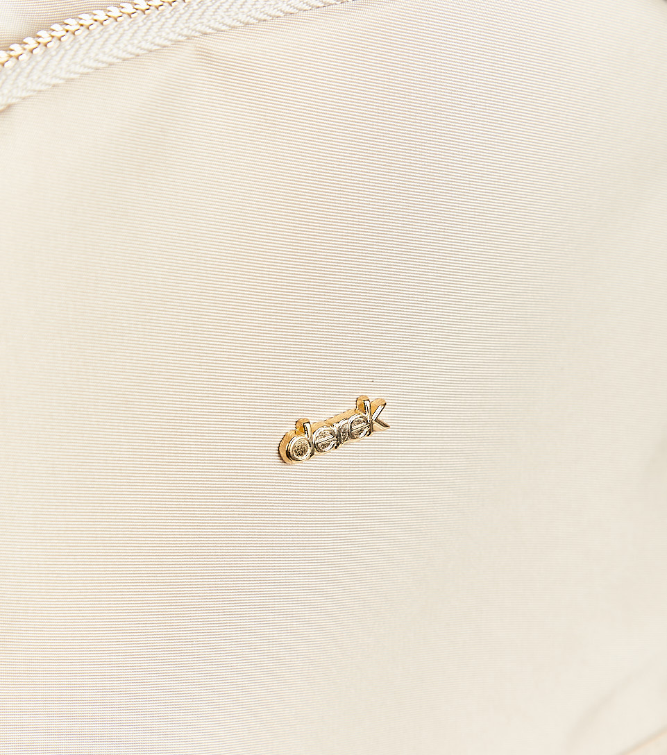 Bolso Para Mujer Tipo Morral Con Herrajes Dorados Shannon Derek 830786 AR