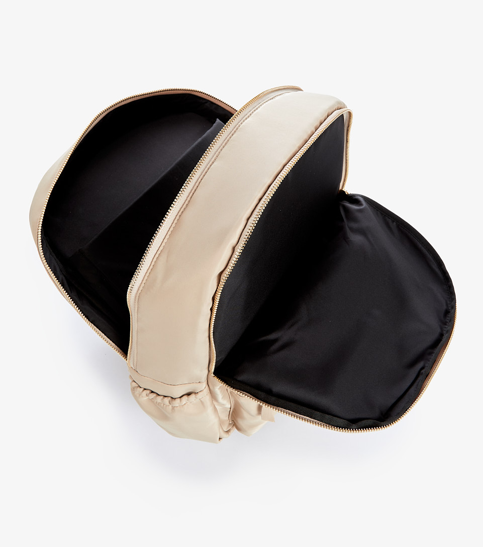 Bolso Para Mujer Tipo Morral Con Herrajes Dorados Shannon Derek 830786 AR