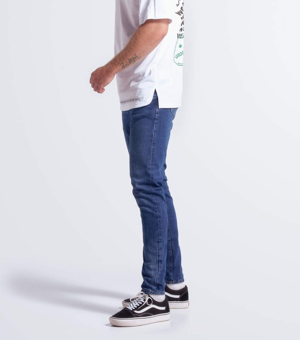 Jean Para Hombre Con Proceso Medio Y Bolsillos Unser 831617 AZ