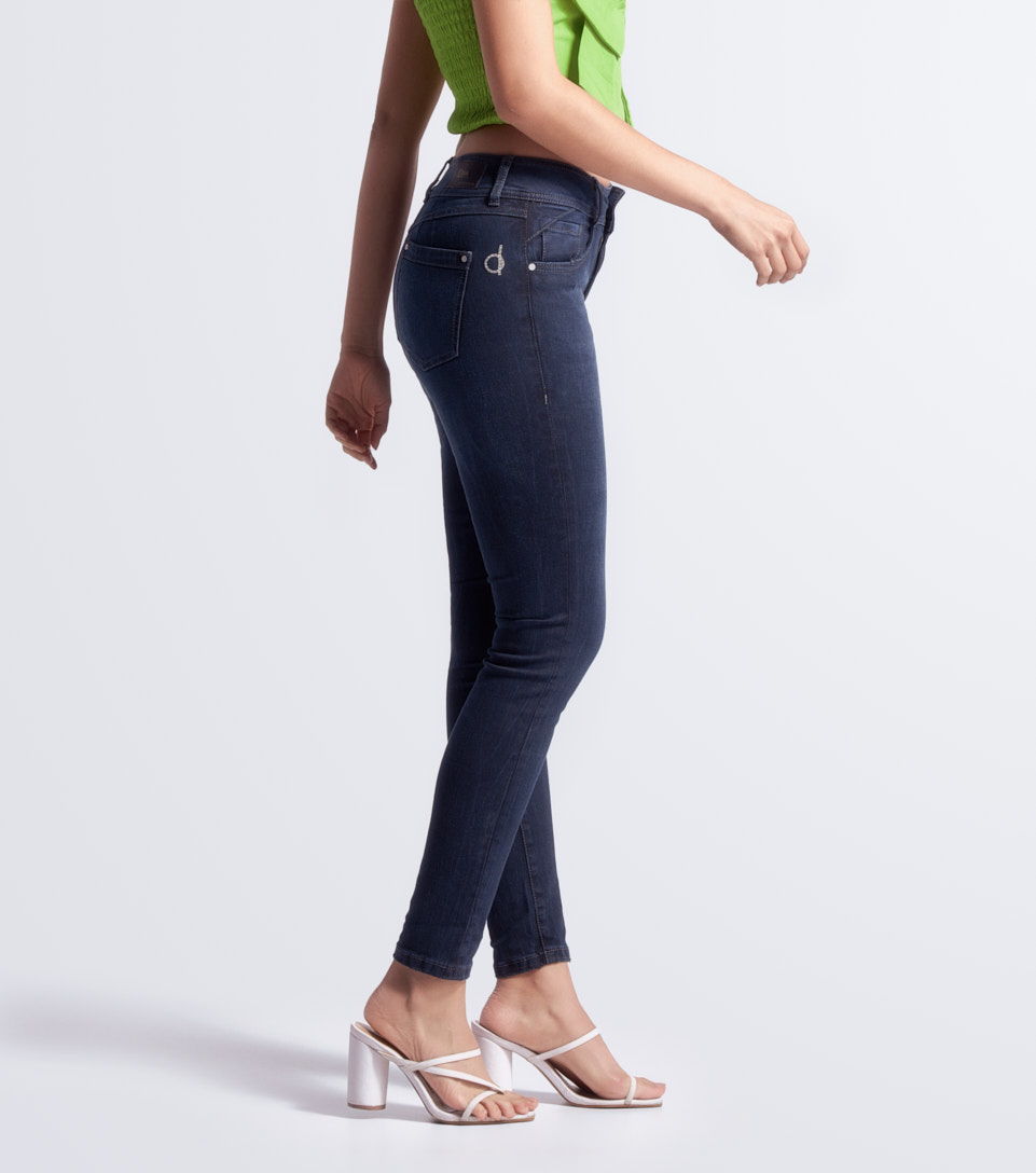 Jean Para Mujer Pull Up Con Proceso Oscuro Praga Karmit Derek 832413 AZ