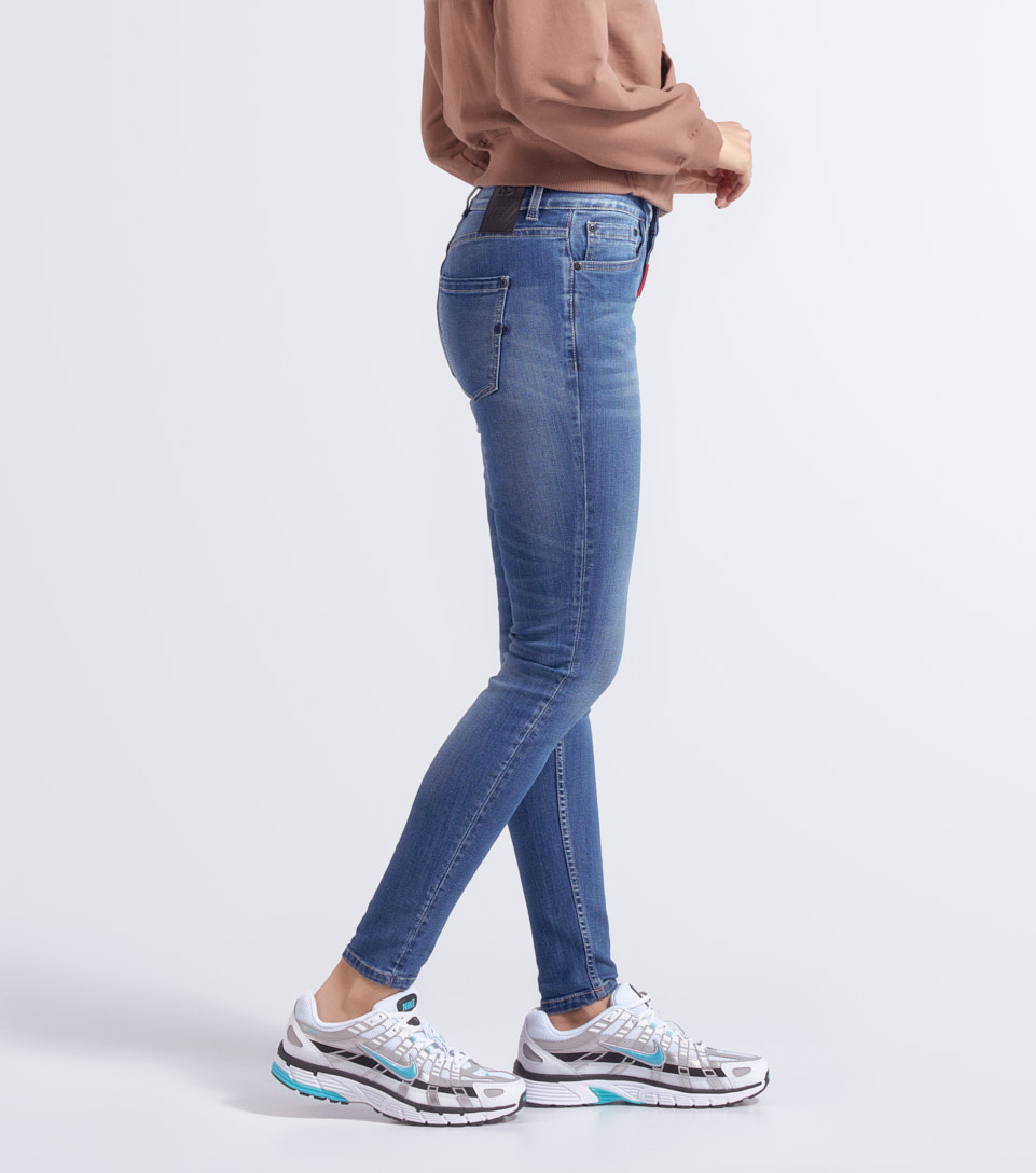 Leslie Jean Femenino Groggy 833846 AD