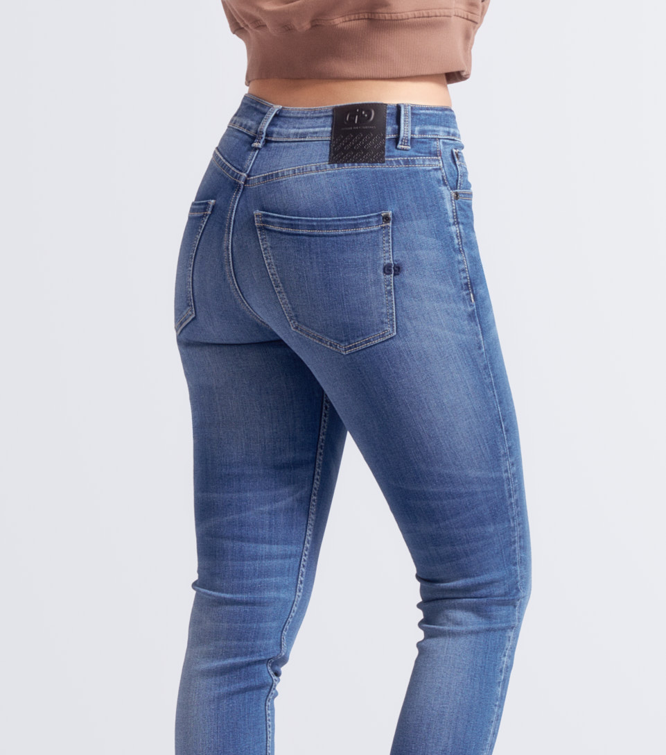 Leslie Jean Femenino Groggy 833846 AD