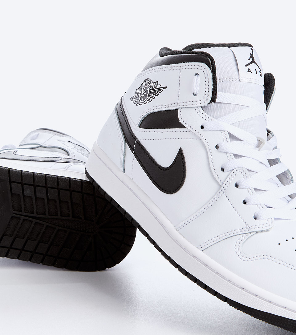Tenis Nike Air Jordan Mid 127300 BL