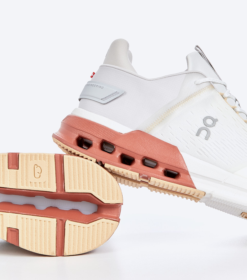 Tenis On Running Cloudnova Flux 127652 BL