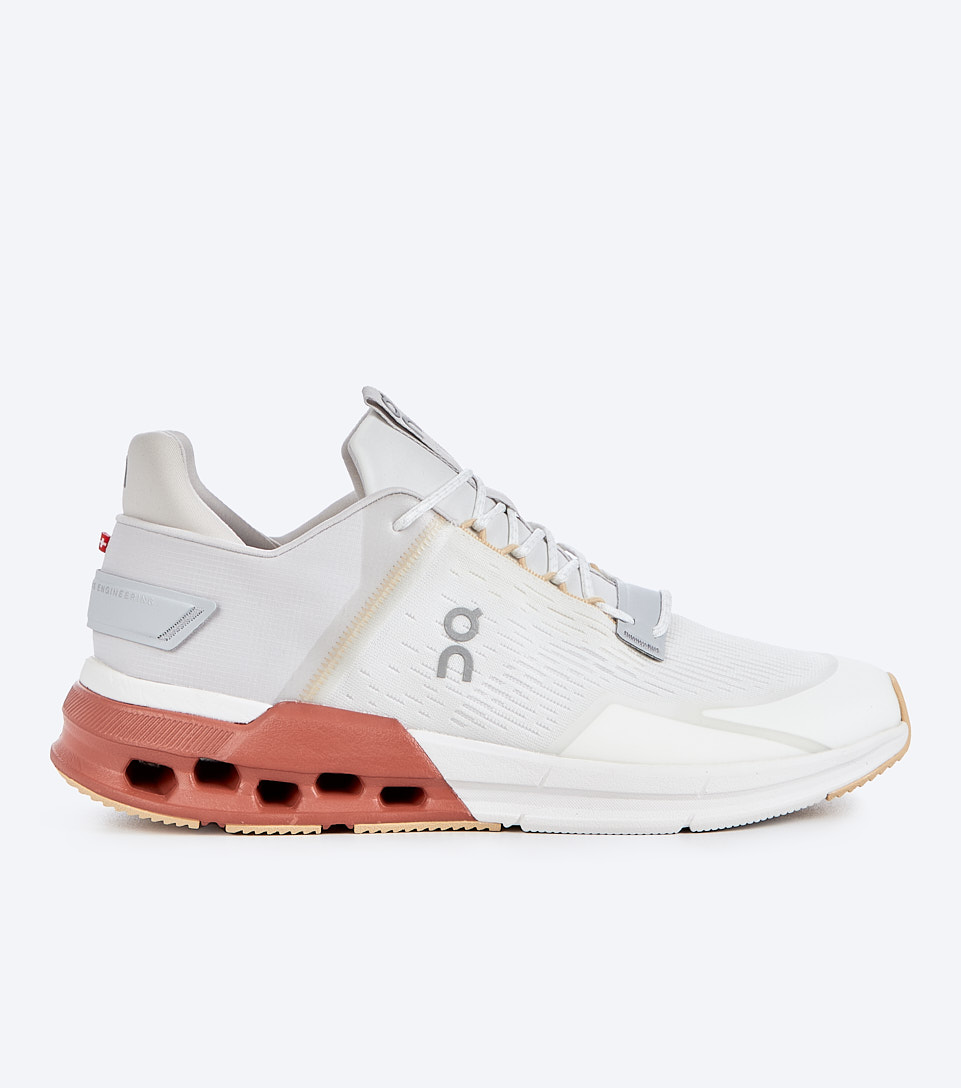 Tenis On Running Cloudnova Flux 127652 BL