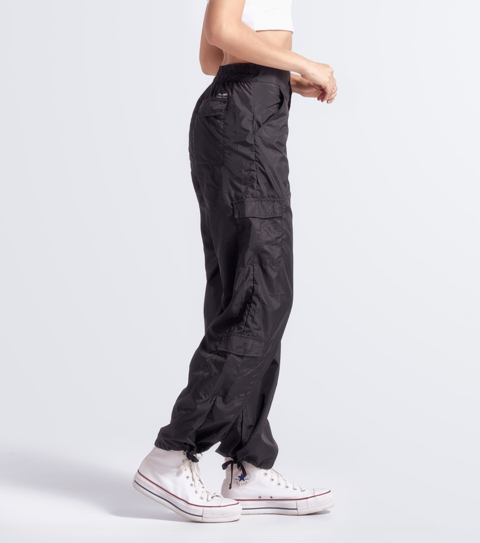 Daniela Pantalon Parachute Antifluido Unser 833288 NG