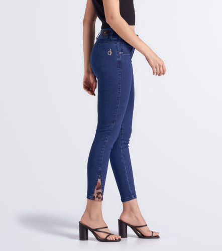 Jean Para Mujer Pull Up Con Detalle De Animal Print Barcelona Catalina DerekAZ