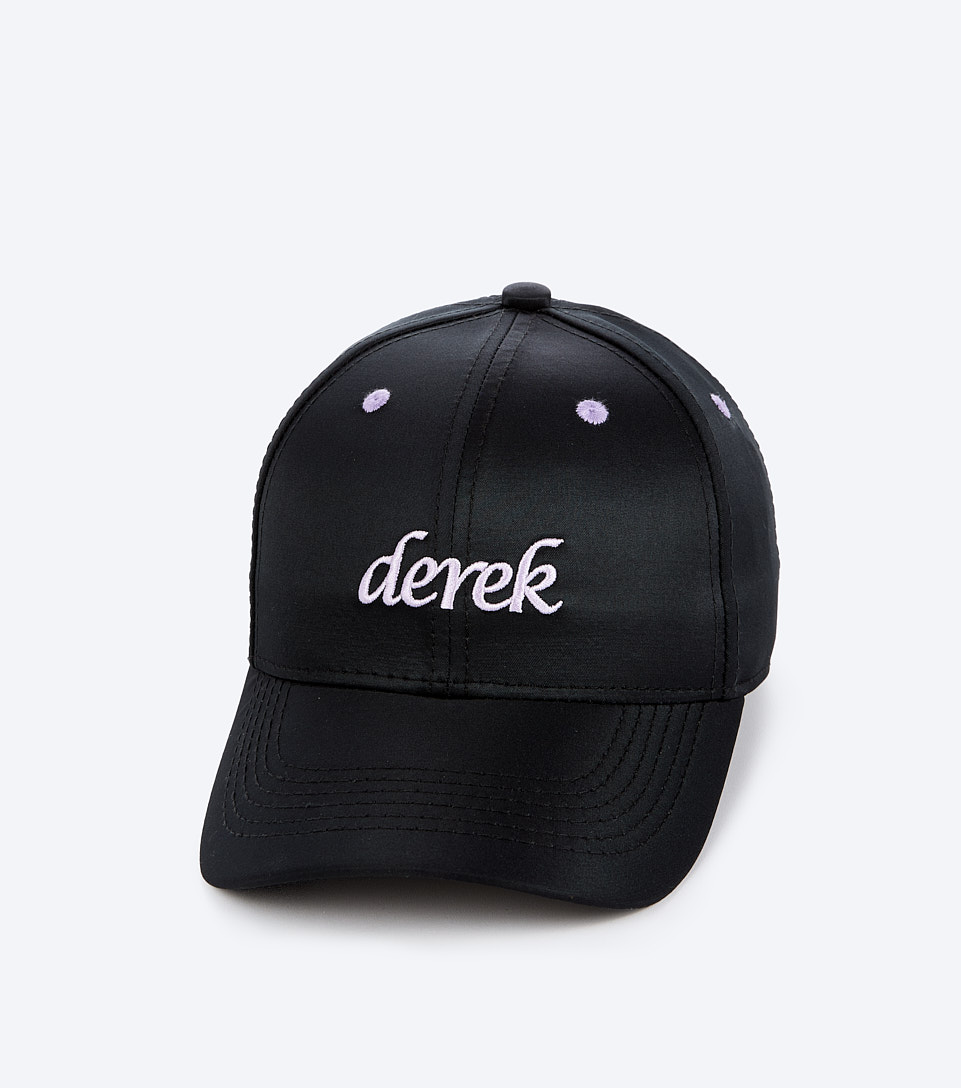Gorra Para Mujer Unicolor Con Bordado Combinado DerekNG