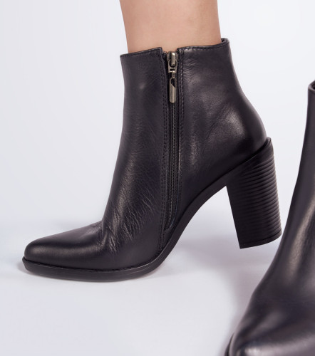 Bota Para Mujer Cana Baja En Cuero Con Cremallera DerekNG