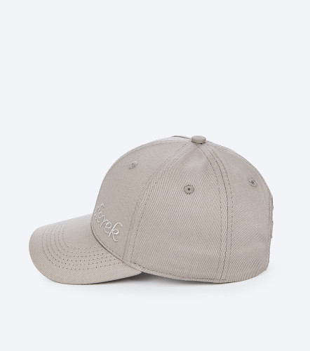 Gorra Unicolor Para Mujer Con Bordado Katia DerekGR
