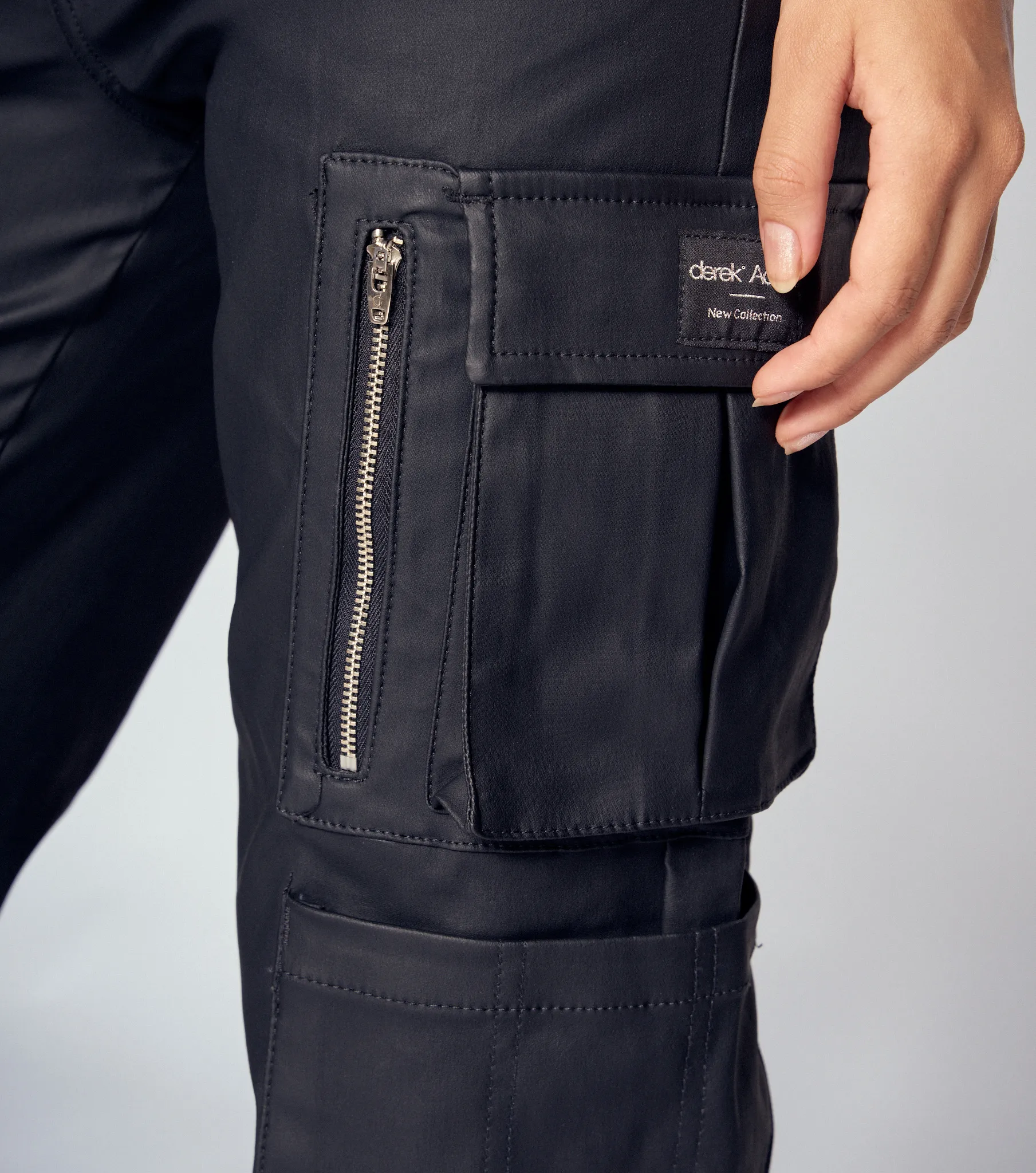 Jean Tipo Cargo En Cuerina Praga Charlize Derek 833749 NG