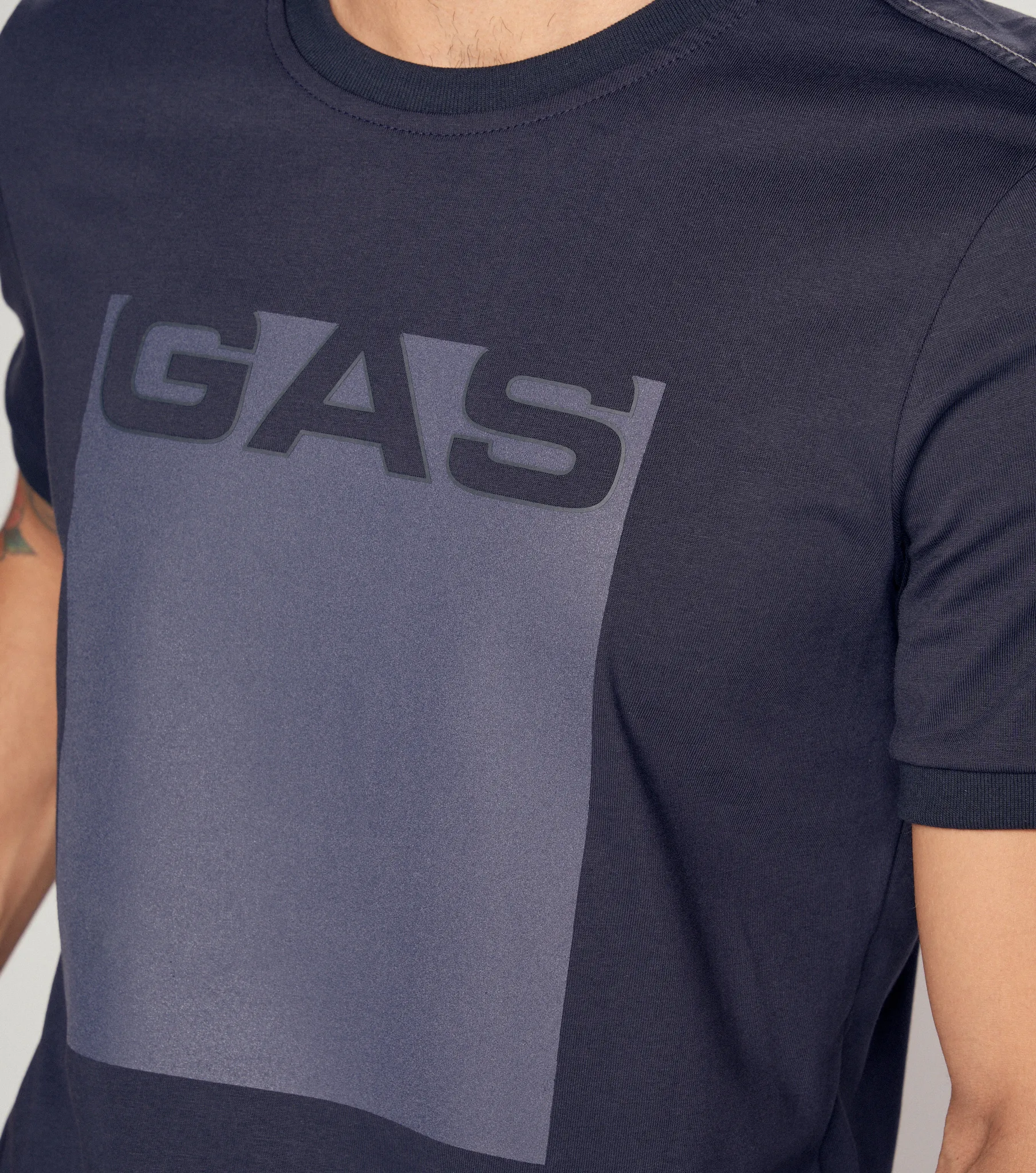 Kunno Camiseta Slim Fit Masculina Gas 834589 AO