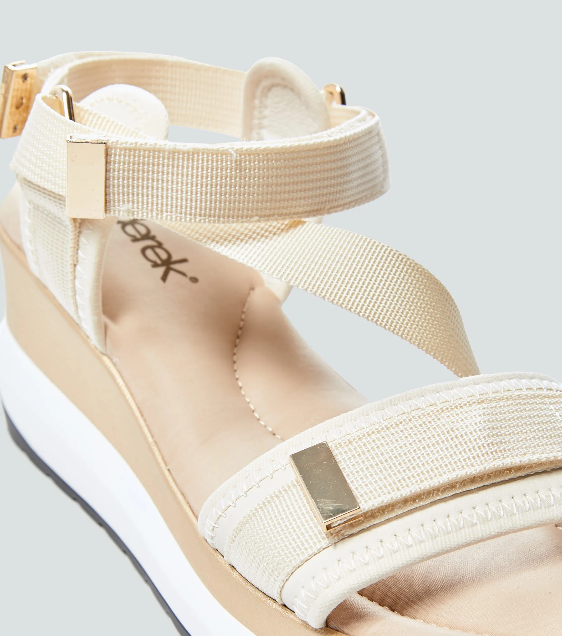 Sandalia Para Mujer Suela Alta Derek 832517 BG