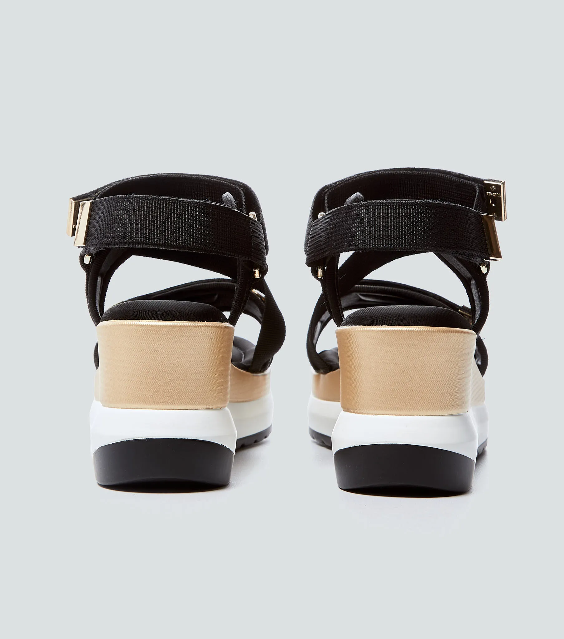 Sandalia Para Mujer Suela Alta Derek 832517 BG