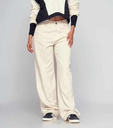 Taylor Pantalon Bota Recta Con Cortes TyperCR