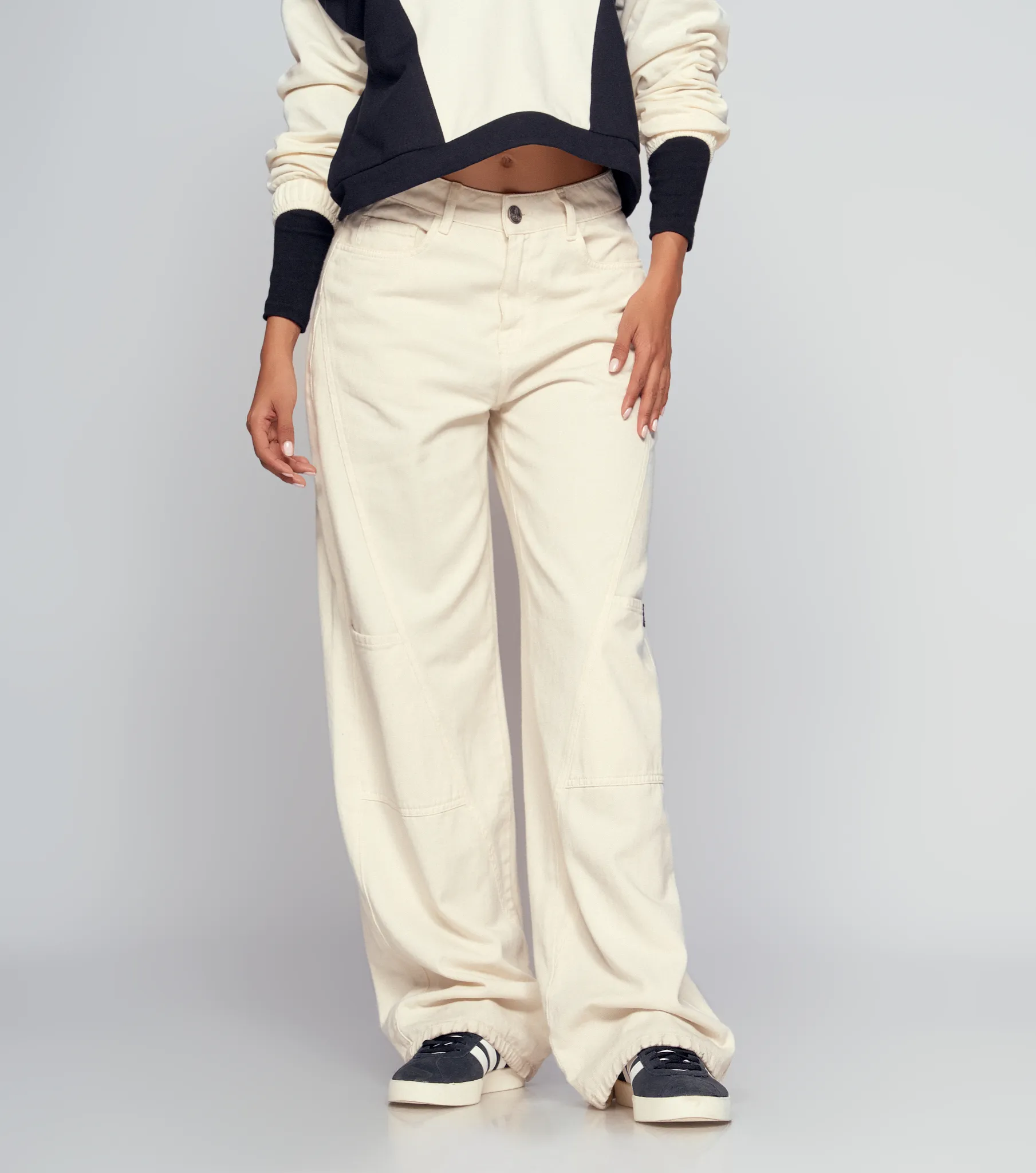 Taylor Pantalon Bota Recta Con Cortes TyperCR