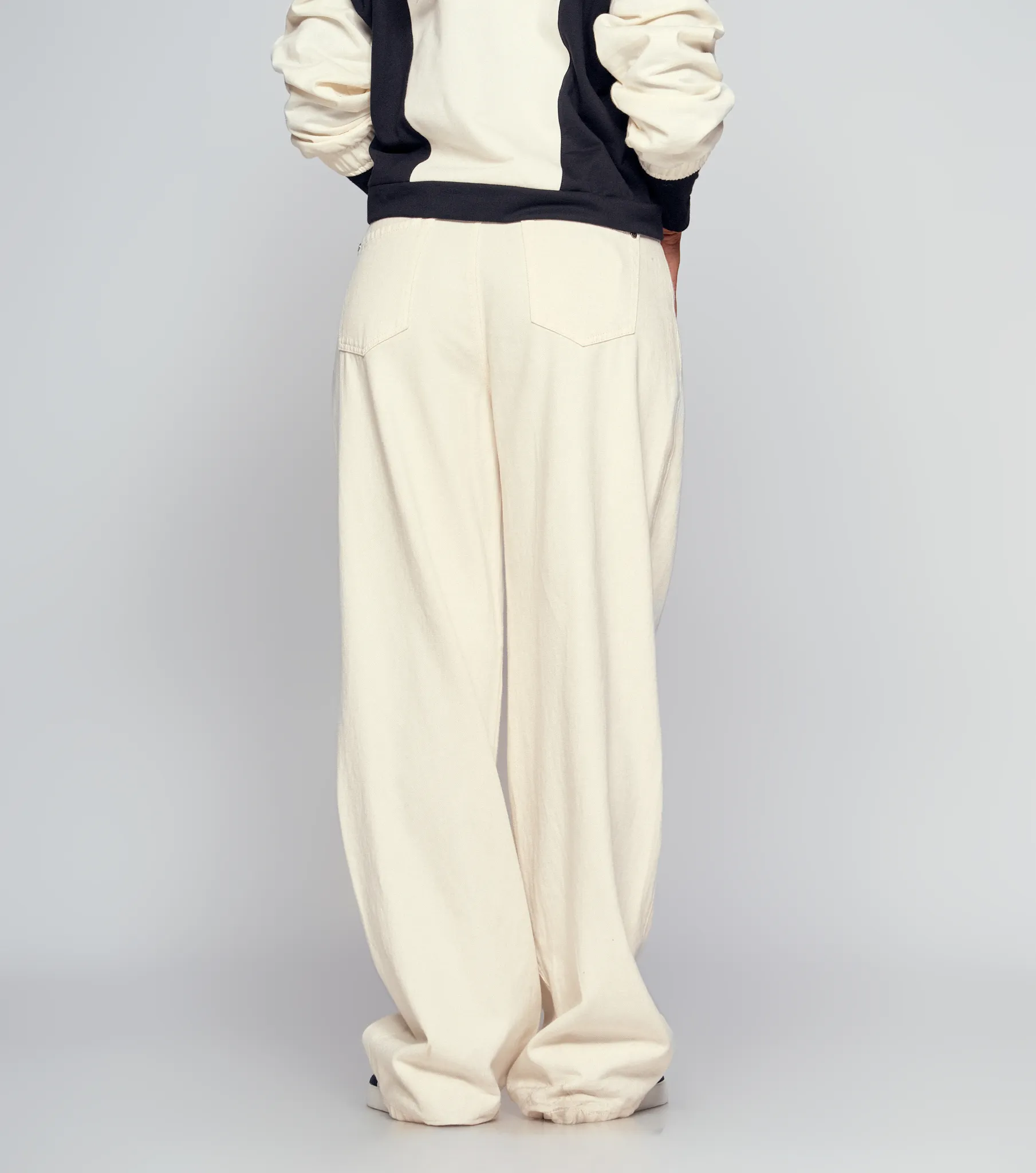 Taylor Pantalon Bota Recta Con Cortes TyperCR