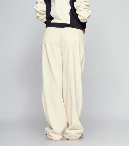 Taylor Pantalon Bota Recta Con Cortes TyperCR
