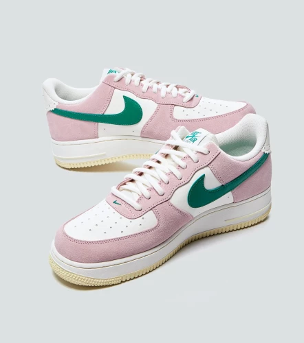 Tenis Nike Air Force 1 07 Lv8RS