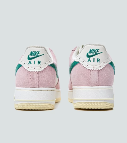 Tenis Nike Air Force 1 07 Lv8RS